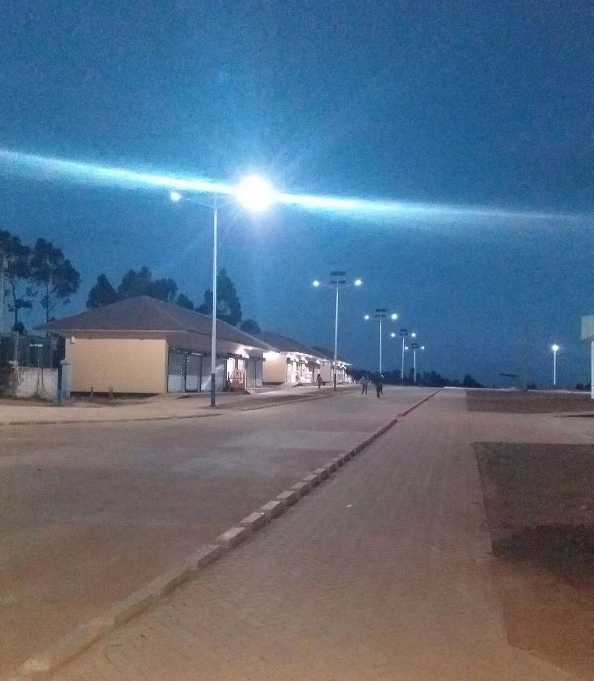 桐乡市非洲科特迪瓦太阳能路灯工程